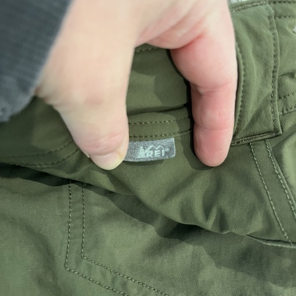 REI Cargo Shorts Mens Sz 32 Green Belted Outdoor Hiking Camping Pockets Work - Picture 5 of 7